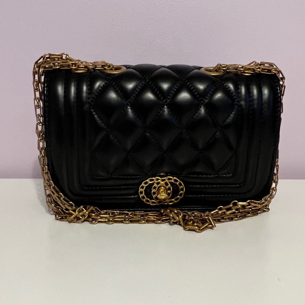 *NEW* black quites purse with gold color hardware
